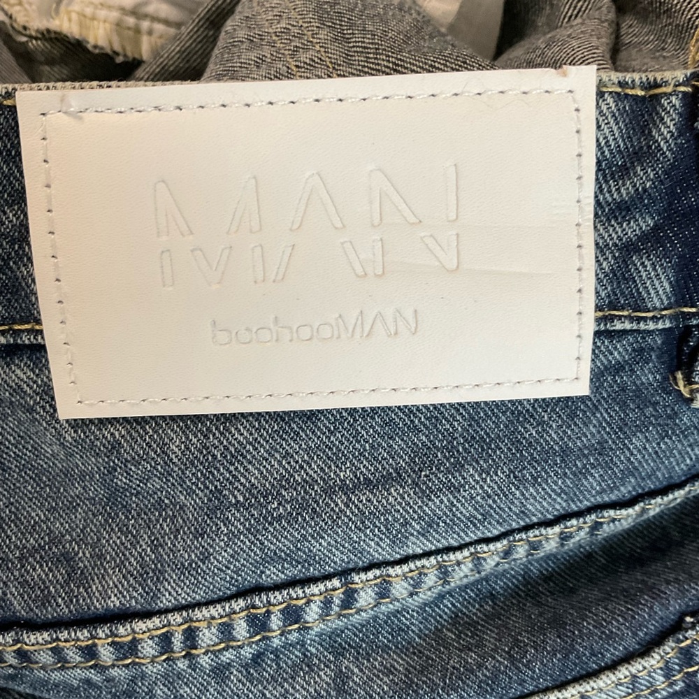 Boohoo Man Relaxed Fit Rigid Multi Rip Denim Shorts - Picture 9 of 15